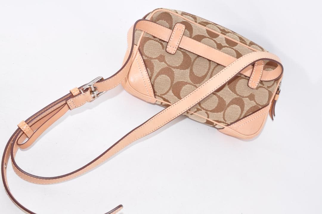 未使用 COACH コーチ シグネチャー ボディバッグ 箱、保存袋付き