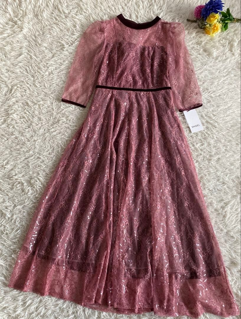 あはははは新品　snidel スナイデル　スパークルレースドレス　ピンク