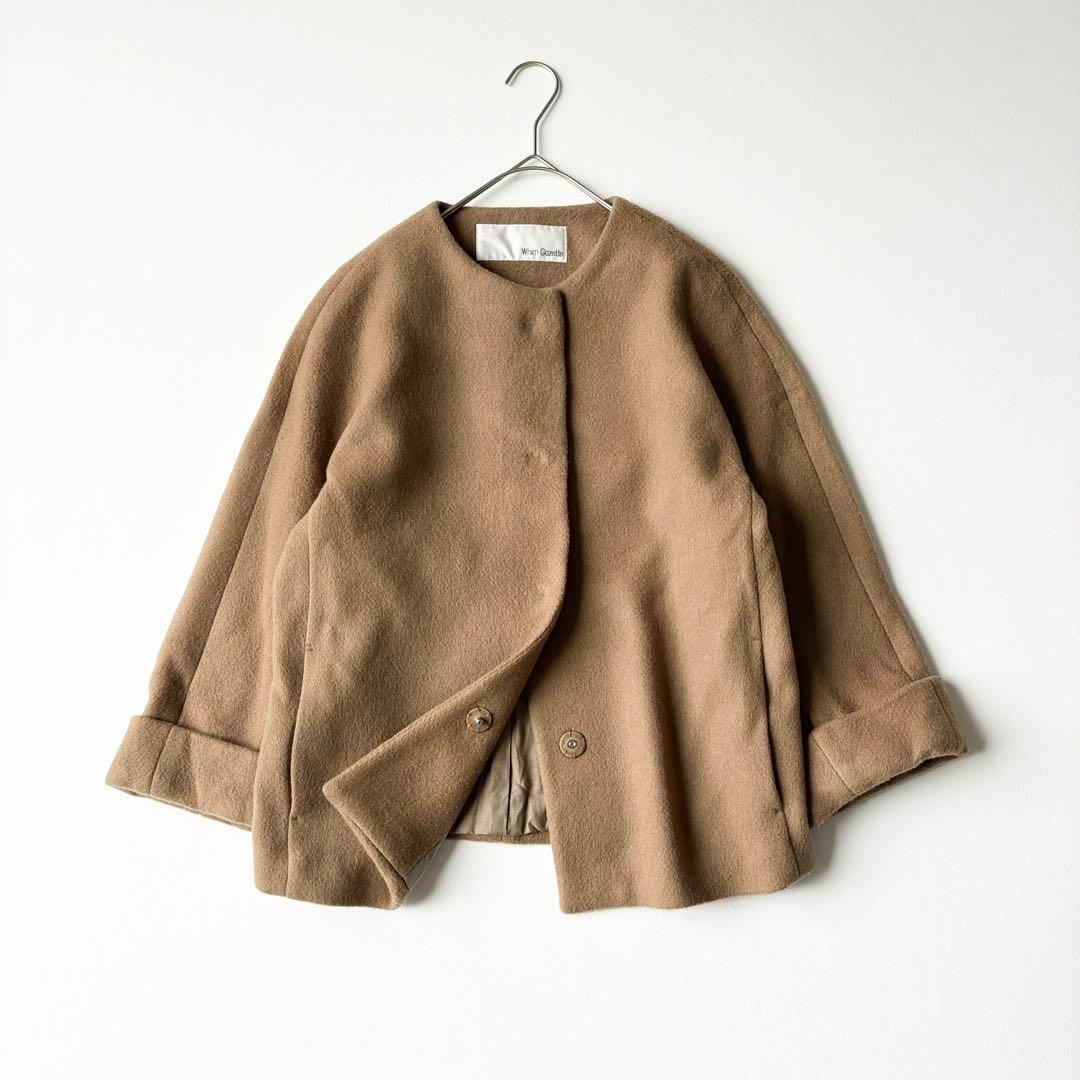 2936y美品　ウィムガゼット　ノーカラーウールショートコート　キャメルベージュ