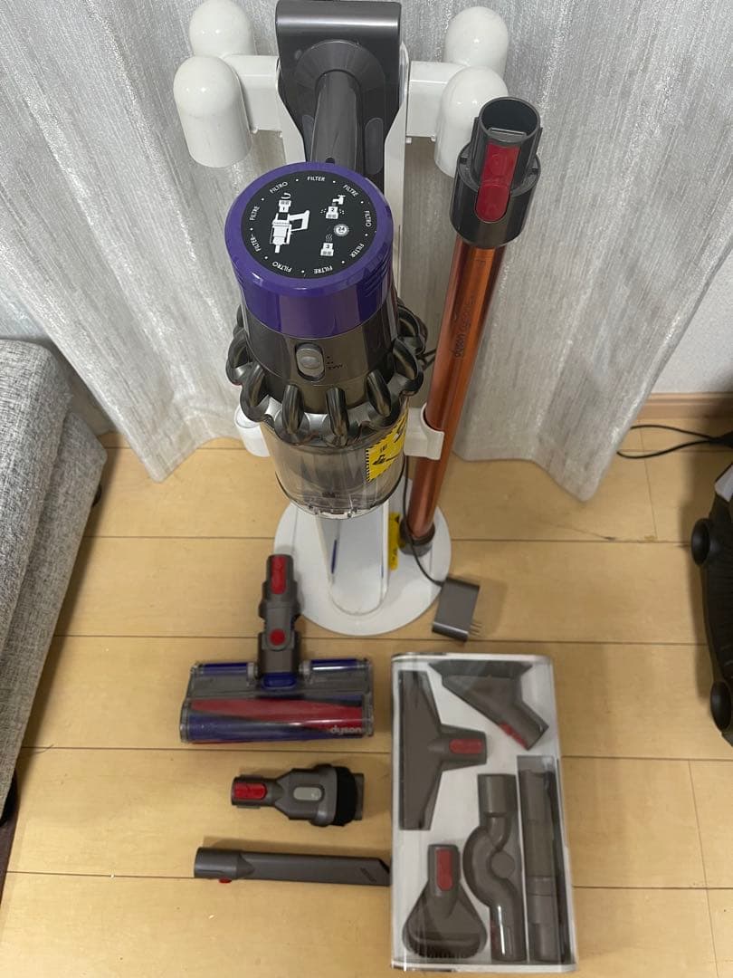 【美品】ダイソン dyson V10 SV12　純正フロアドック付