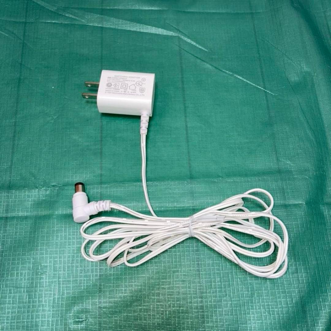 アイリスオーヤマ　充電式サイクロンスティッククリーナー SCD-120P-W