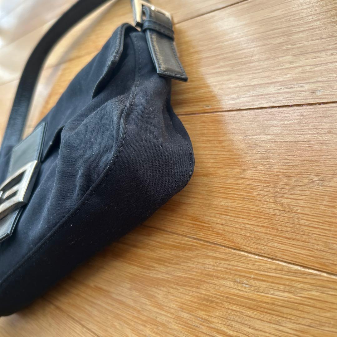 FENDI マンマバケット　ブラック　ハンドバッグ