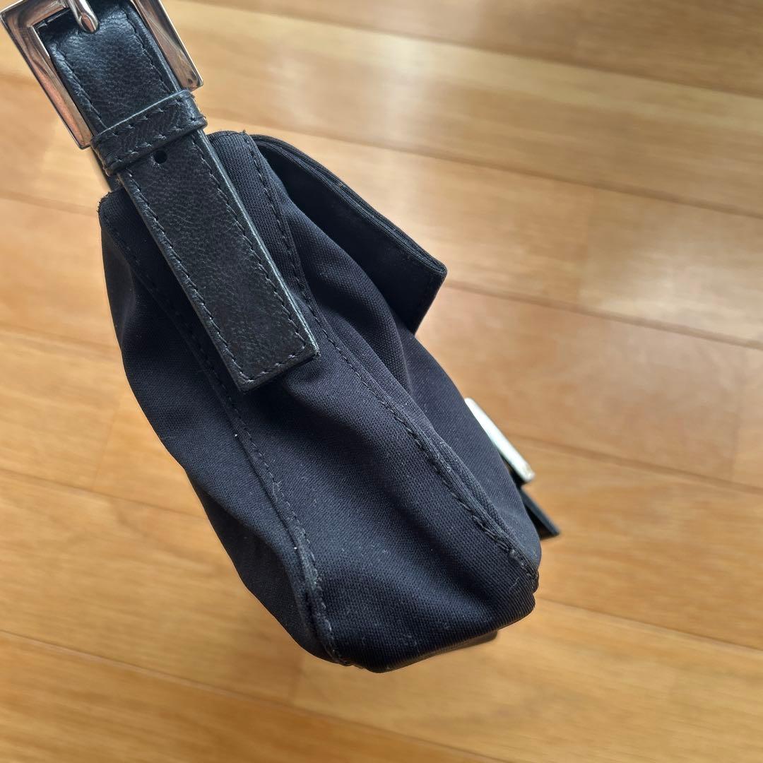 FENDI マンマバケット　ブラック　ハンドバッグ