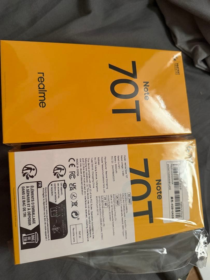 realme Note 70T ブラック と　ゴールド4GB/64GB