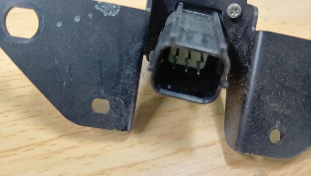 セレナe−powerハイウェイスター　c27　フロントグリルカメラ