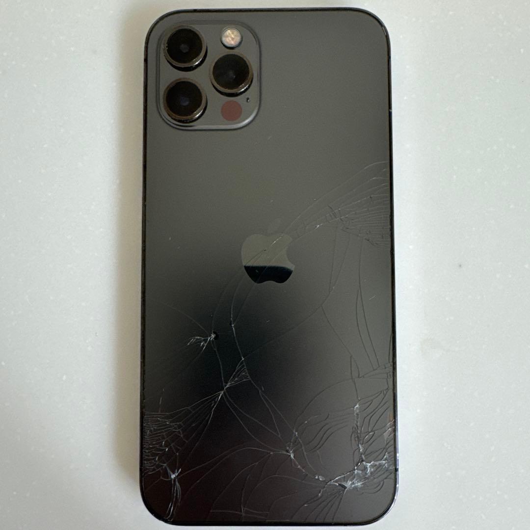 iPhone 12 Pro 背面ひび割れ
