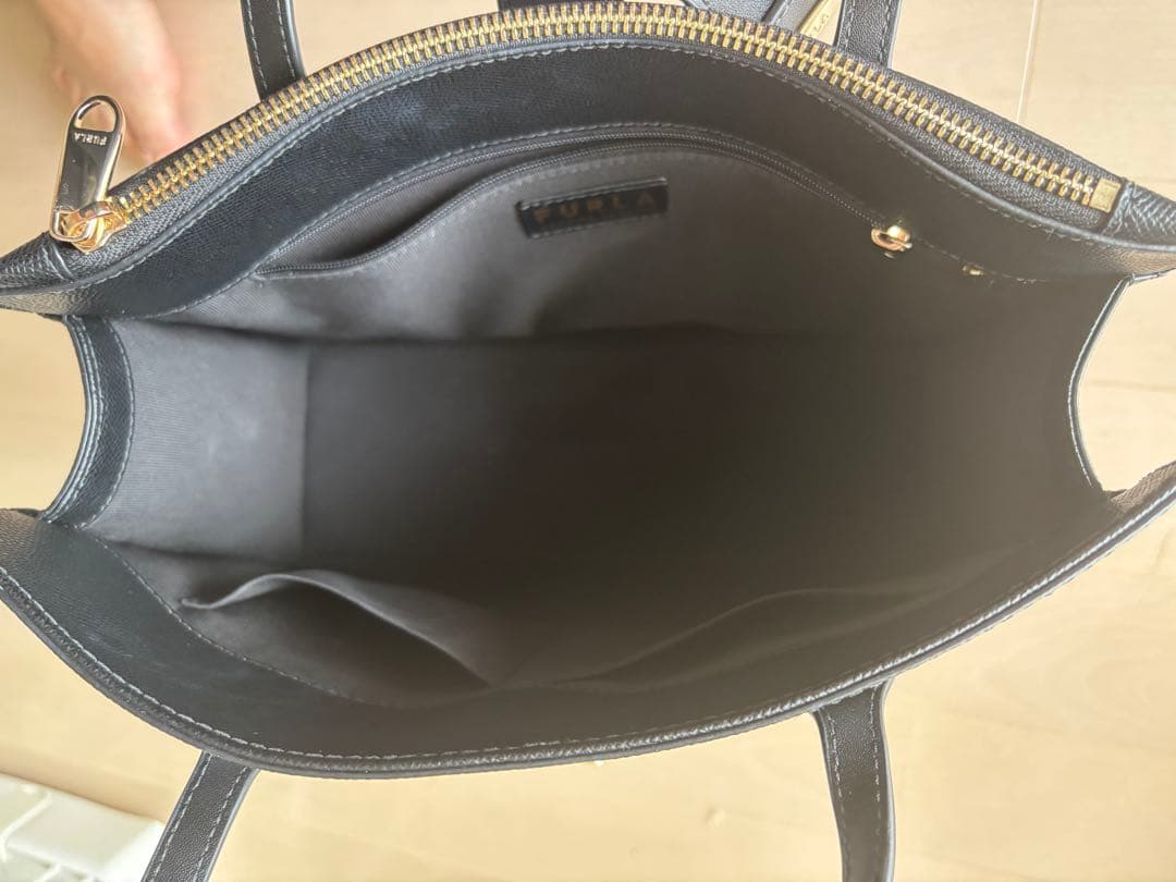 FURLA ビジネス　トートバック　黒　25年3月購入　超美品