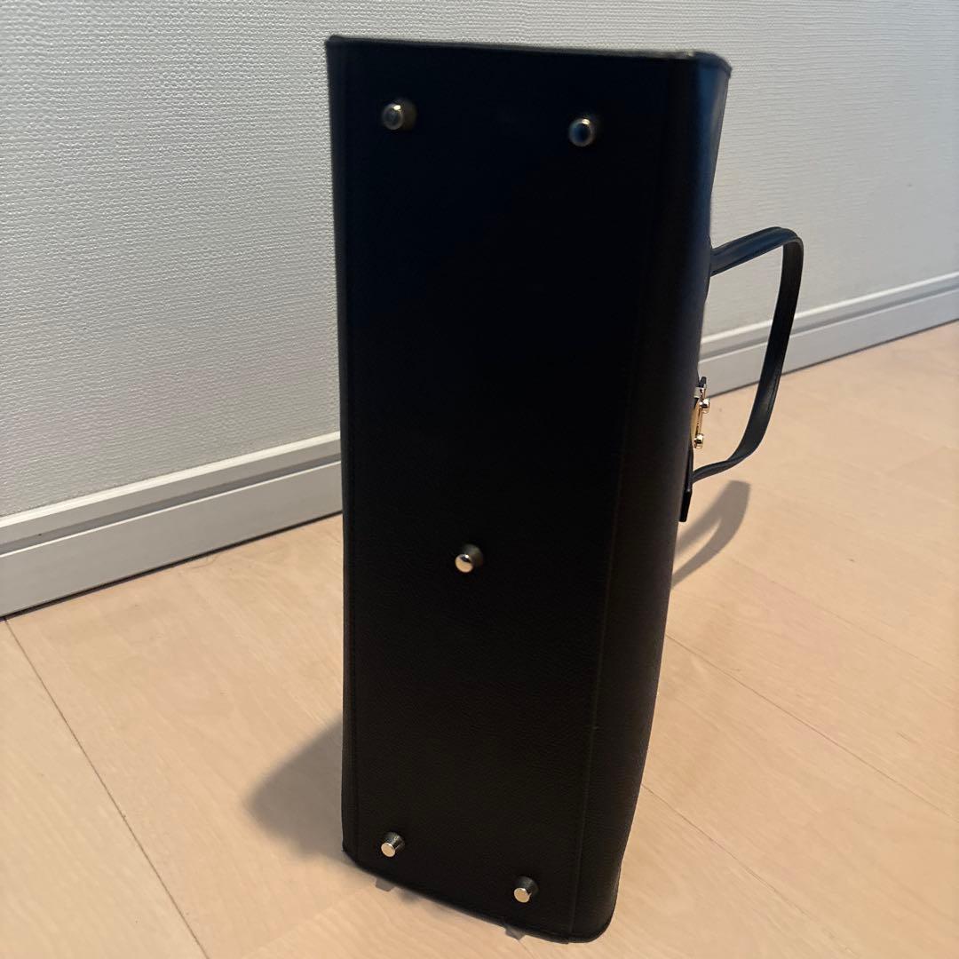 FURLA ビジネス　トートバック　黒　25年3月購入　超美品