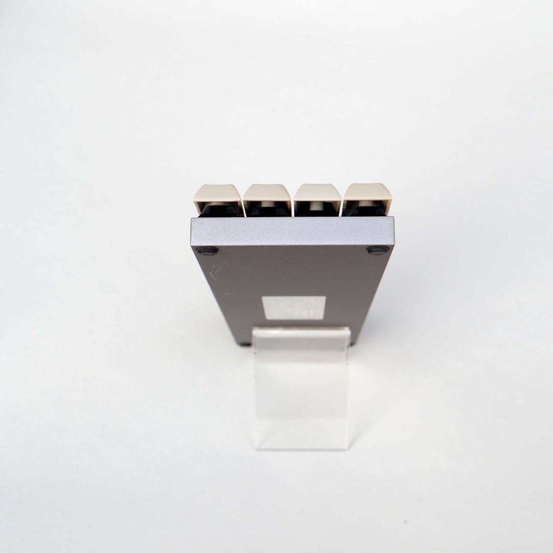 m*9様 【美品】英語配列 40％キーボード vortex core【チェリー赤