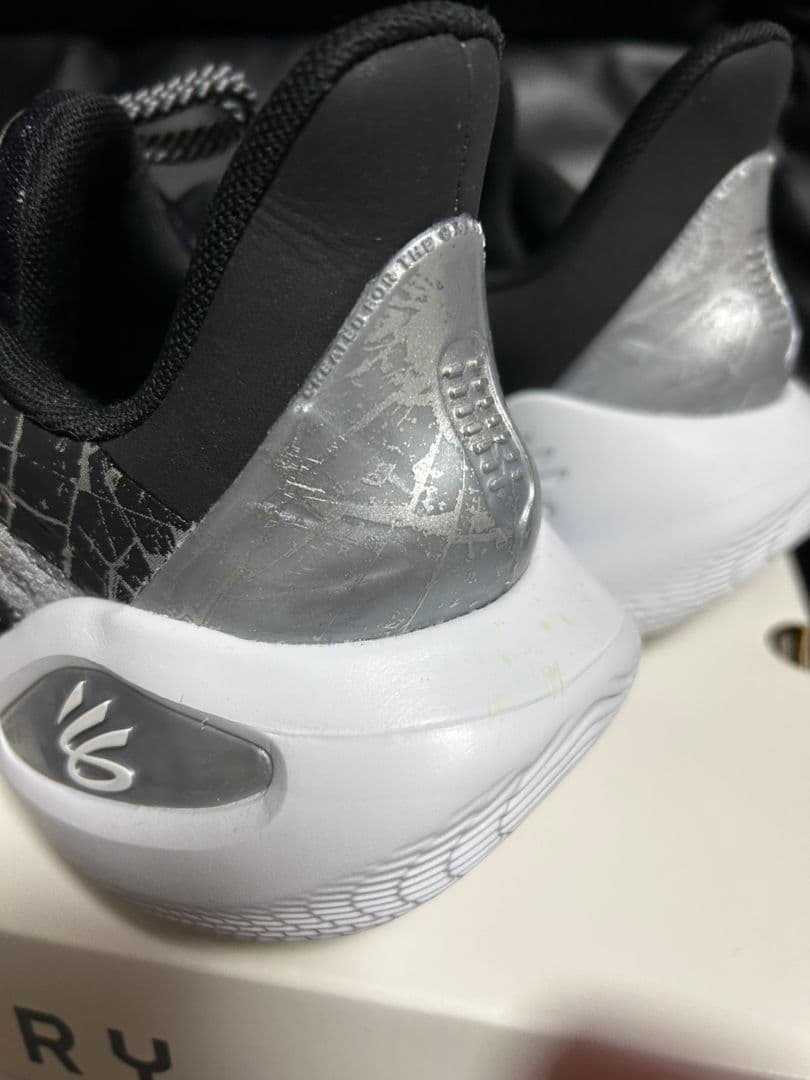 【美品】UNDER ARMOUR CURRY11 28.5cm