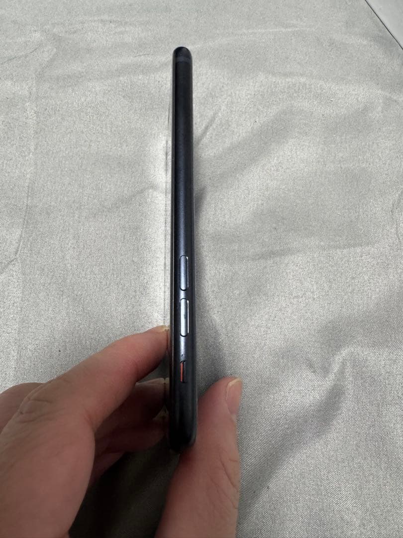 Apple iPhone SE (第3世代) 128GB ブラック