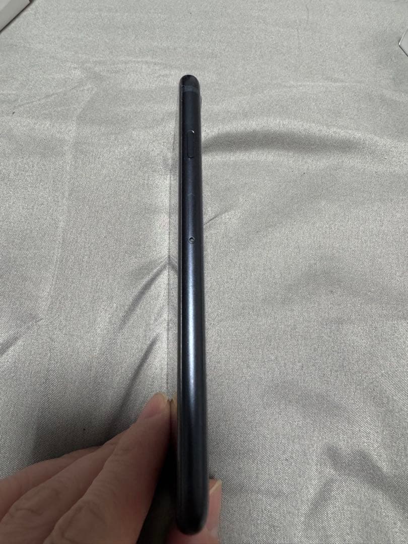 Apple iPhone SE (第3世代) 128GB ブラック