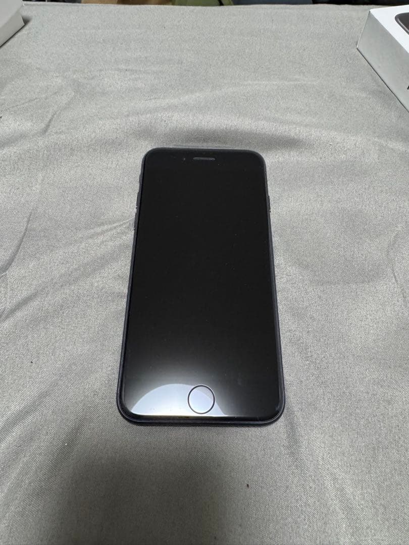 Apple iPhone SE (第3世代) 128GB ブラック