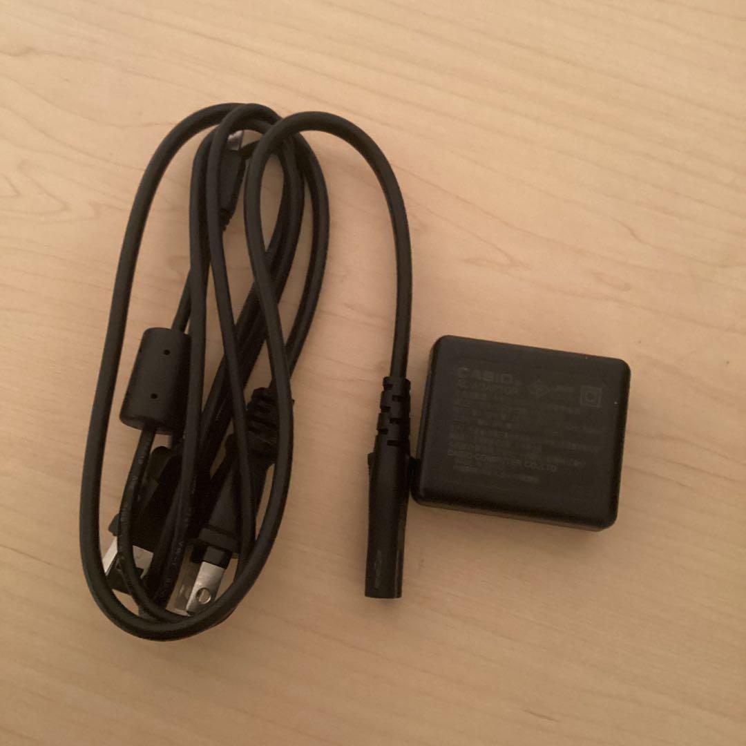 CASIO EXILIM ホワイト デジタルカメラ