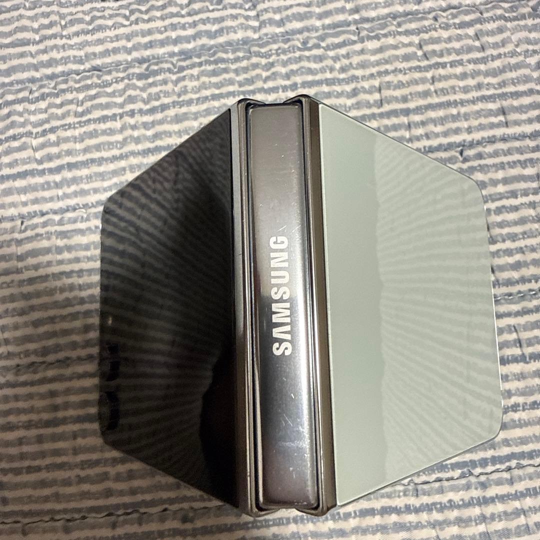 R*I様 [オークション]Galaxy Z Flip5 256GB SIMフリー