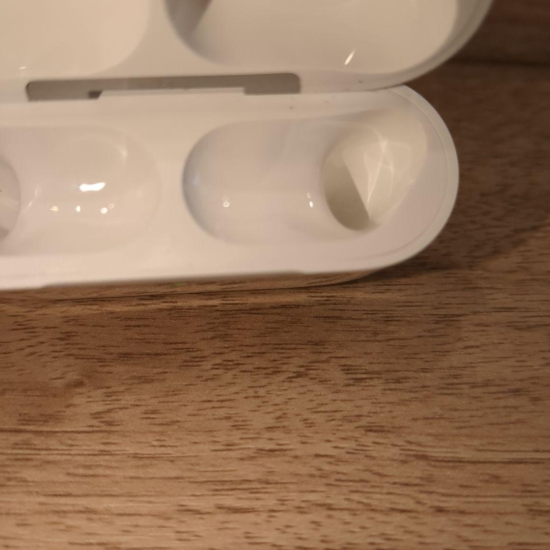 美品　Apple AirPods Pro 第3世代 充電ケース A3122 11