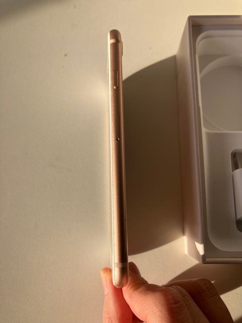 Apple iPhone 8 ゴールド 本体（箱あり）