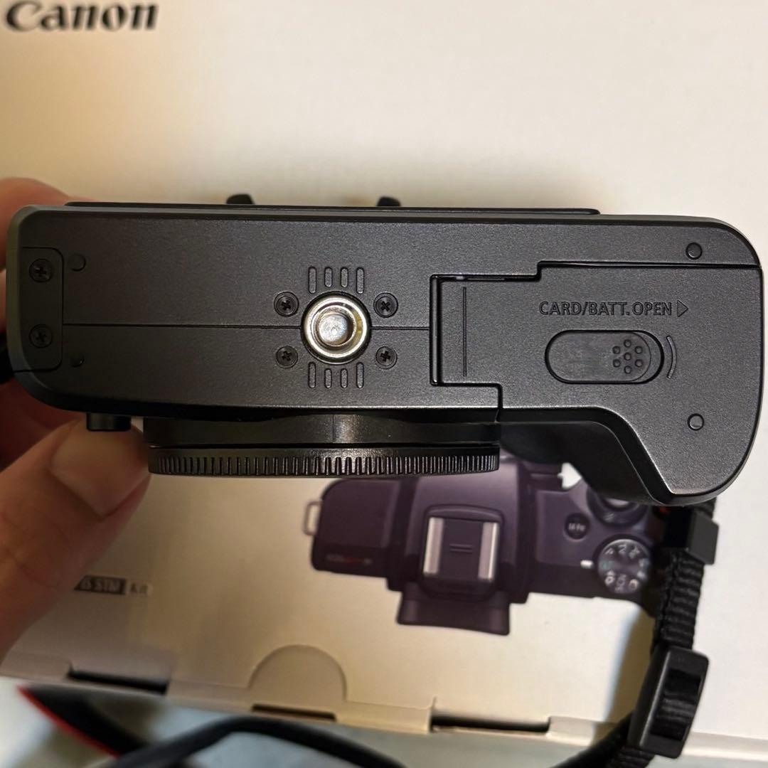 Canon EOS Kiss M ダブルズームキット