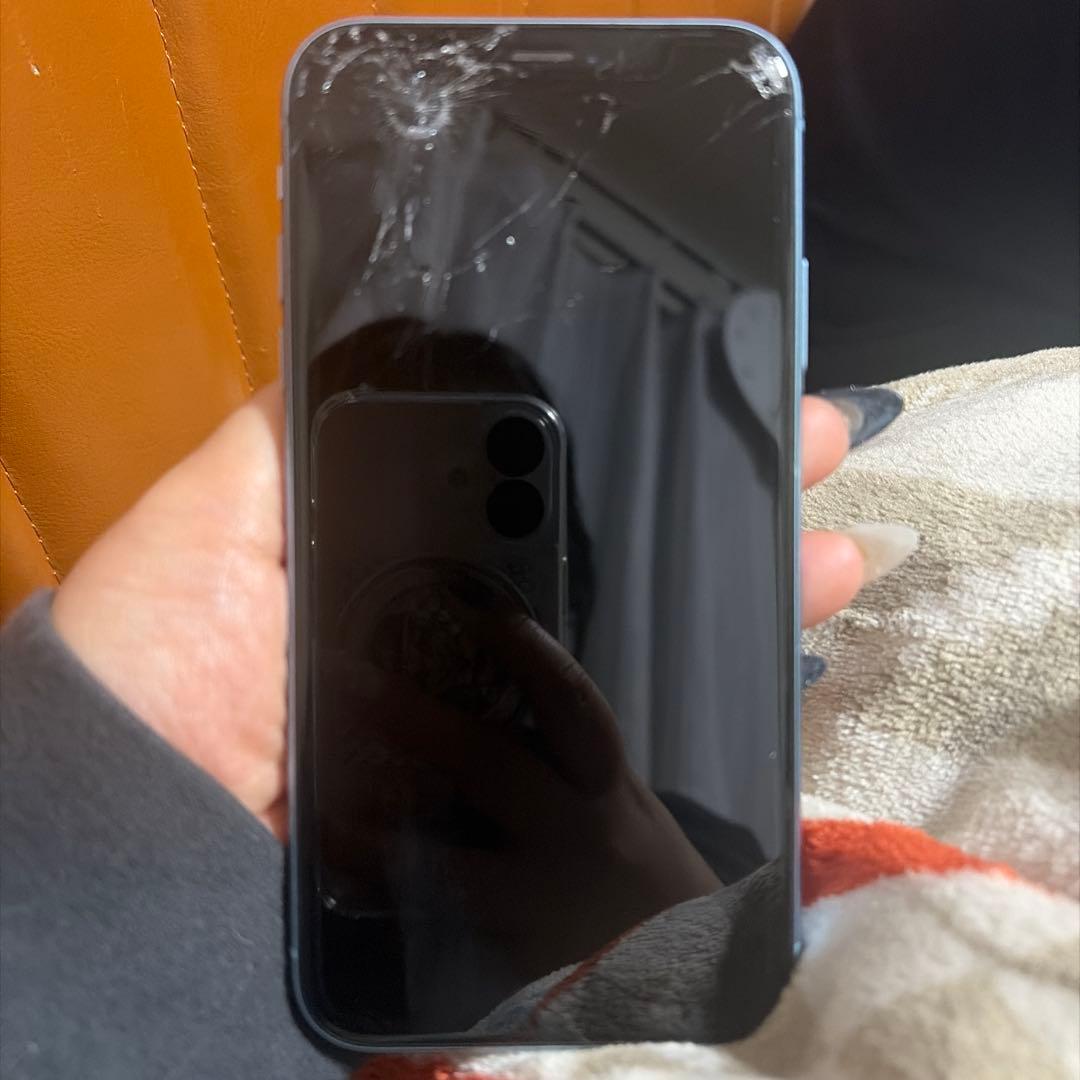 iPhoneXR 64GB 画面割れ ジャンク品
