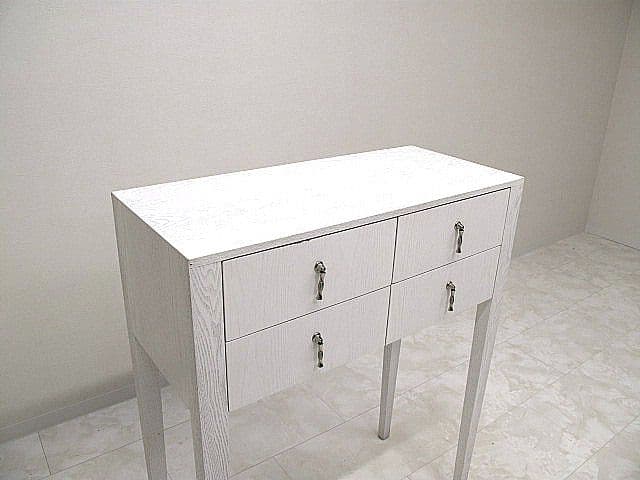 モダンデザイン　ホワイトコンソールテーブル　サイドボード　リビングボード