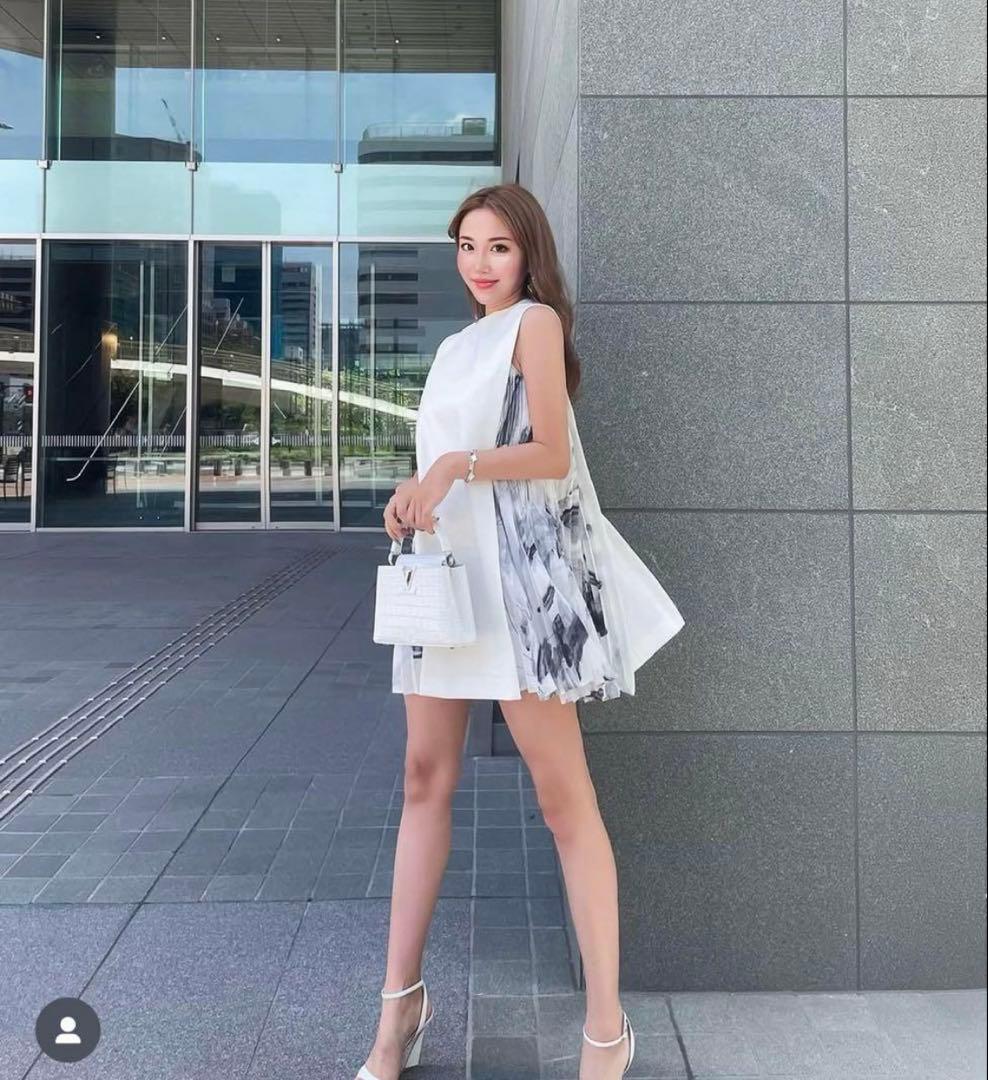 即完売品★シェリエ★ホワイトノースリーブミニワンピース