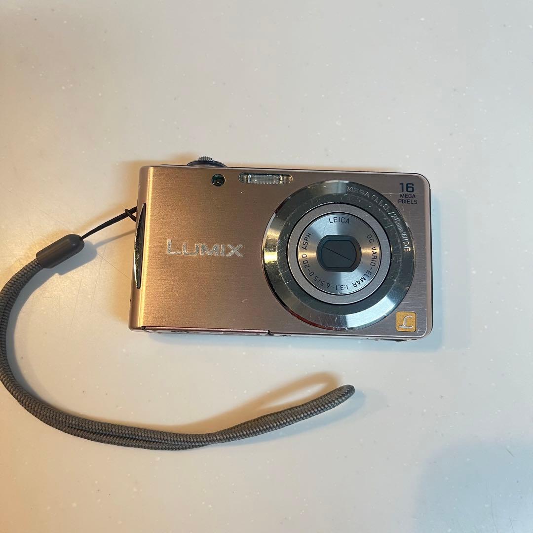 デジタルカメラ　パナソニック　DMC-FH5 中古（本体＋バッテリー＋充電器）