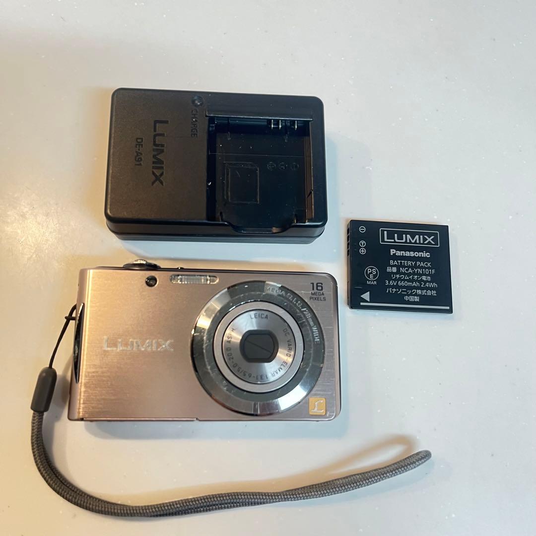 デジタルカメラ　パナソニック　DMC-FH5 中古（本体＋バッテリー＋充電器）