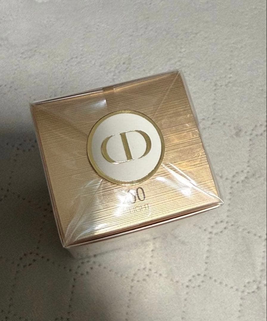 ディオール　プレステージホワイトルプロテクターUVミネラルBB 00