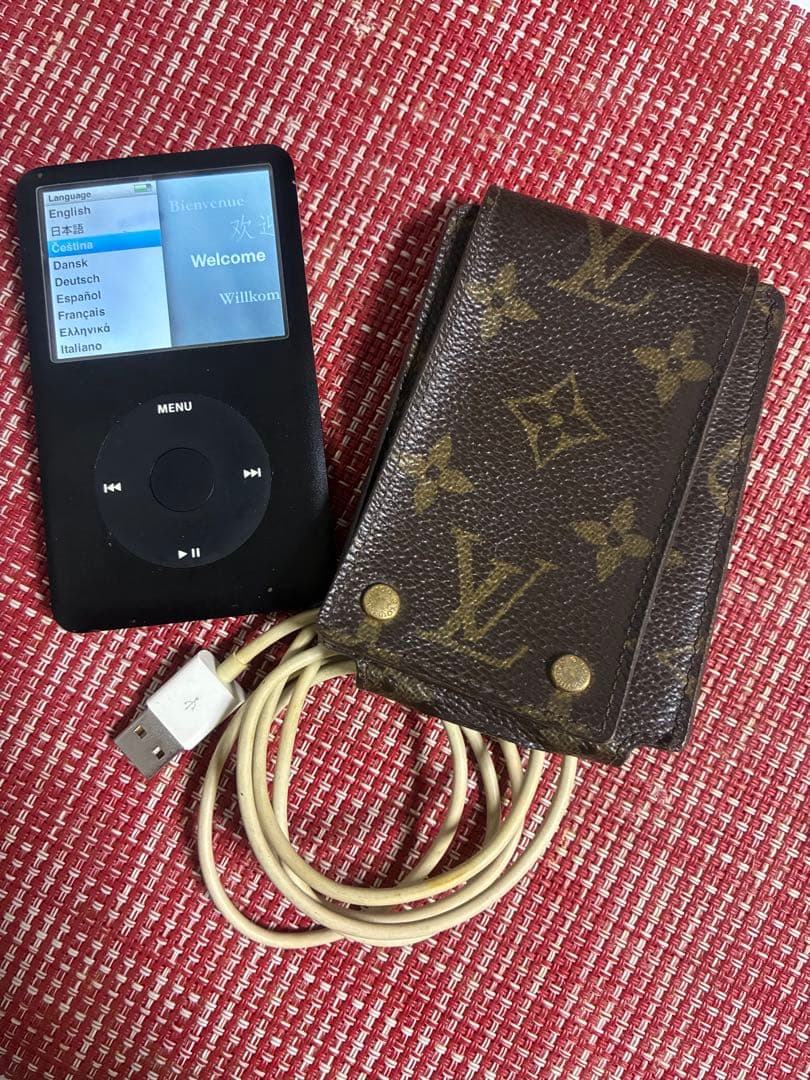 iPod classic 80GB（A1238） ルイヴィトンケース付き