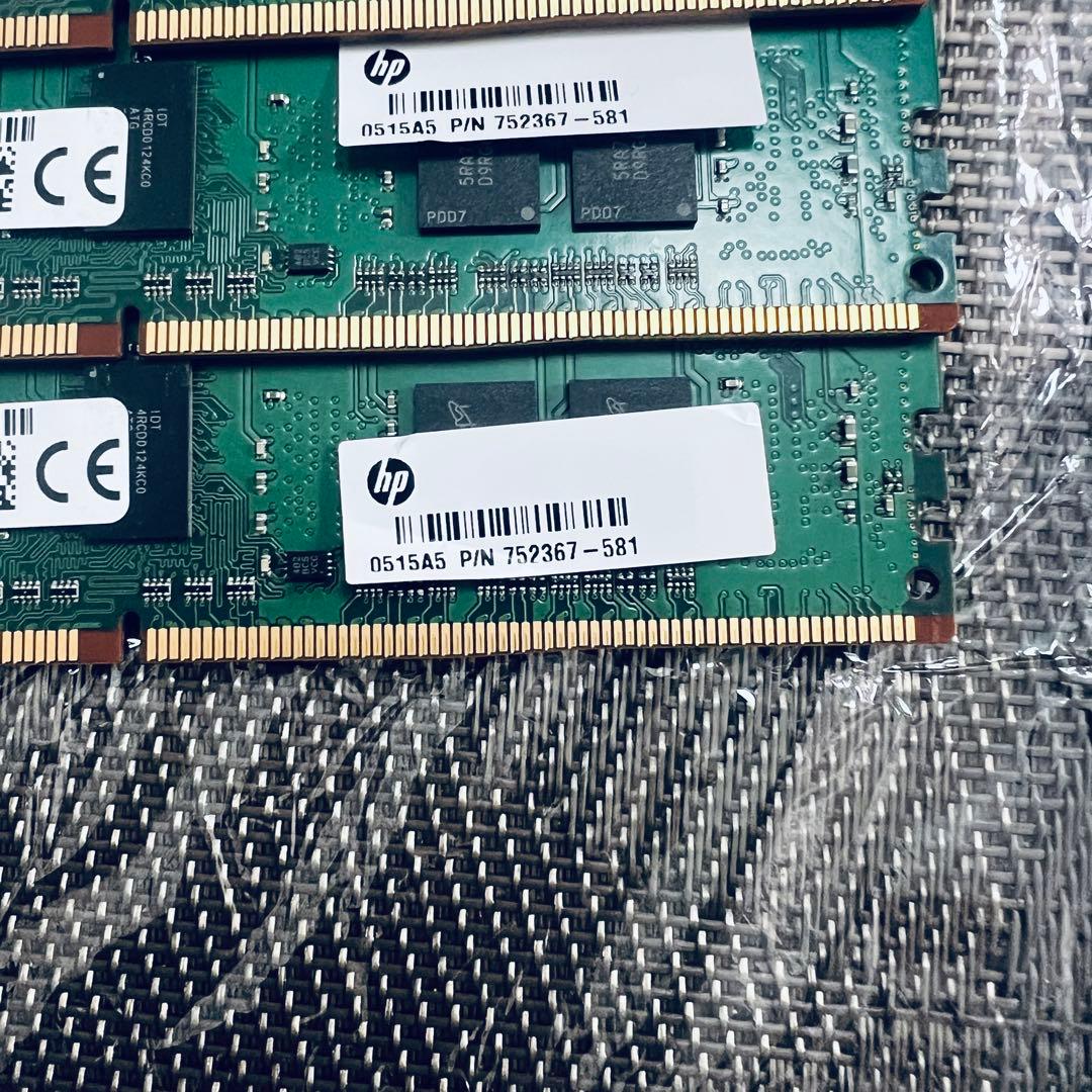 メモリ4GB x8(Total 32GB)