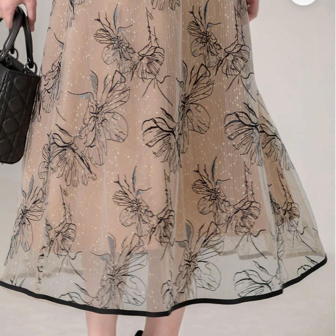 LEJA ラジャ　パイピングハイネック花柄ラメレースワンピースドレス