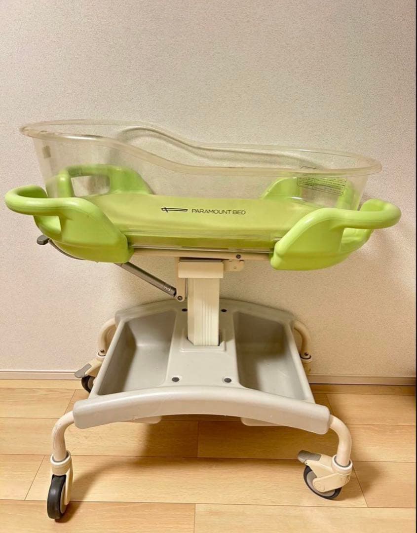 パラマウントベッド 新生児ベッド KB-115 産婦人科　病院と同じ