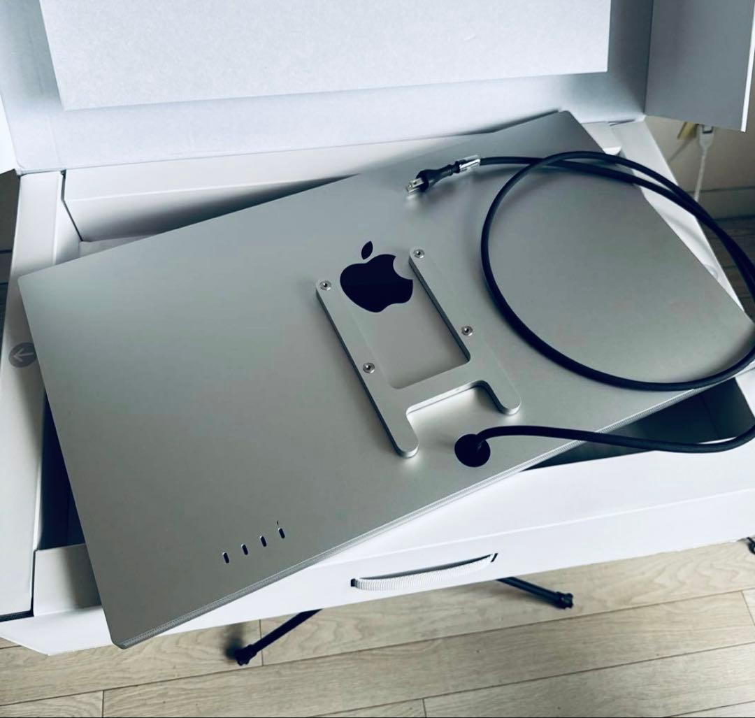 Apple Studio Display VESA iPhone iPad 連携