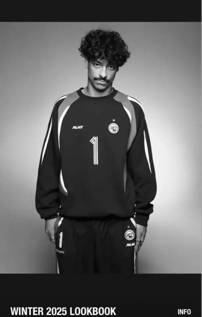 PHANTASY WARM UP CREW BLACK PALACEスウェット