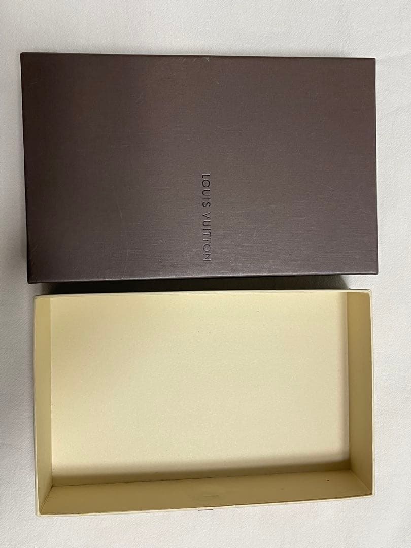 Louis Vuitton ヴェルニ ファスナー長財 布　赤紫