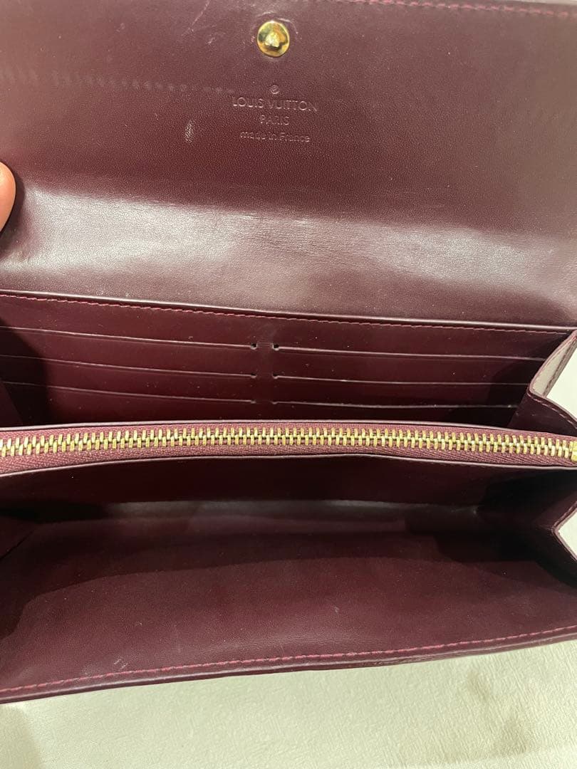 Louis Vuitton ヴェルニ ファスナー長財 布　赤紫