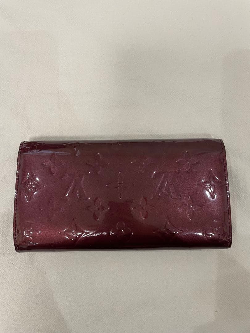 Louis Vuitton ヴェルニ ファスナー長財 布　赤紫