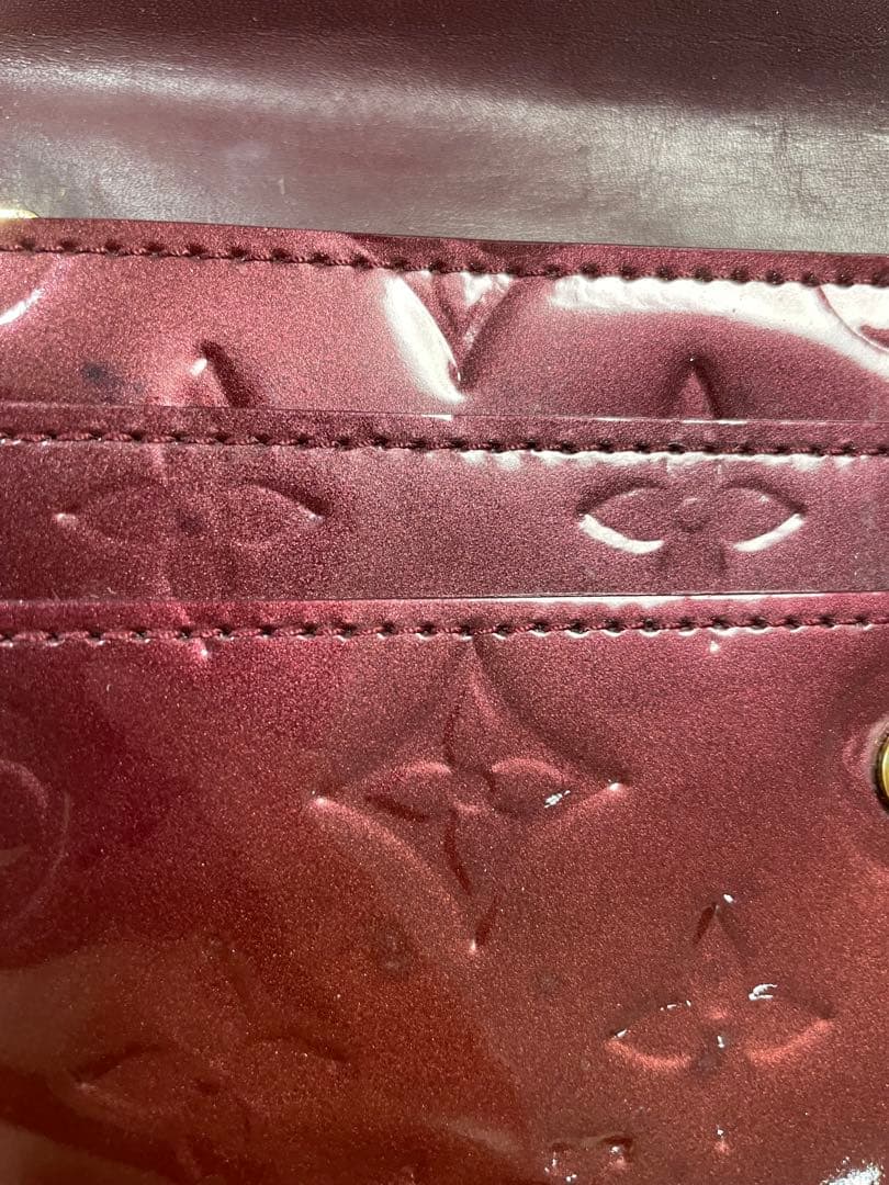 Louis Vuitton ヴェルニ ファスナー長財 布　赤紫