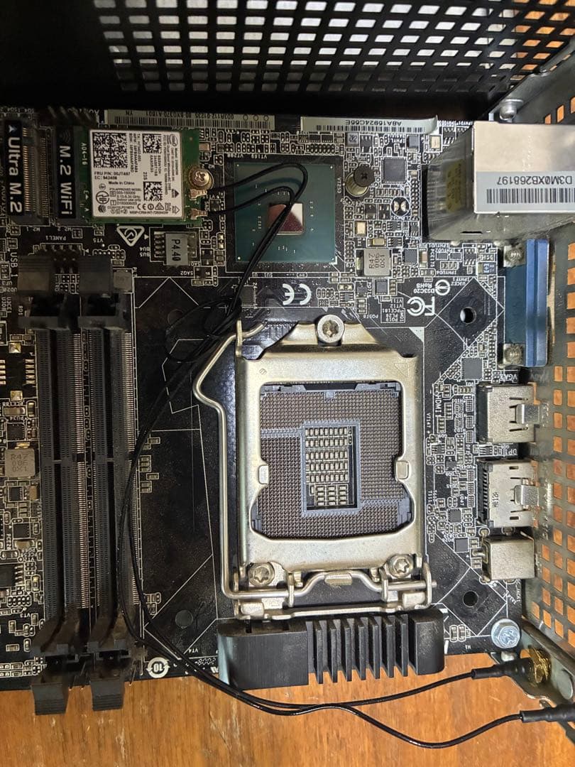 ASRock Deskmini 310 ベアボーンキットWi-Fiキット付