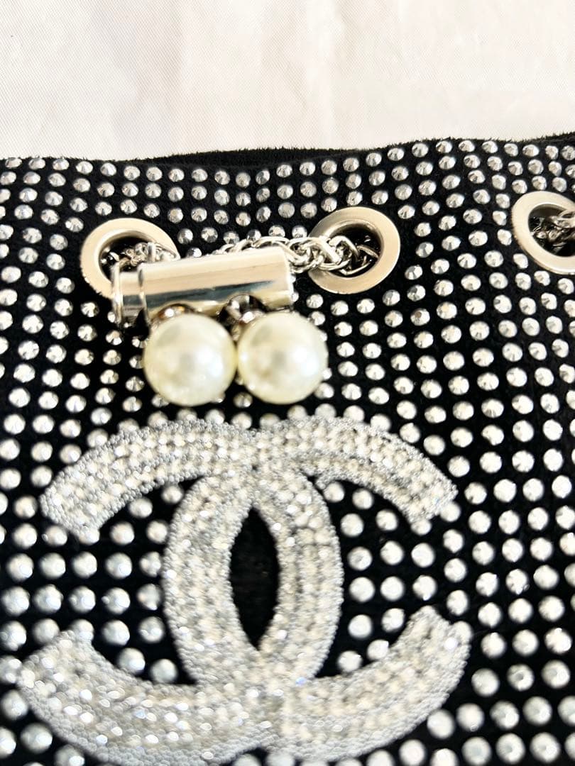 シャネル• ラインストーン CCロゴ 巾着型ショルダーバッグ