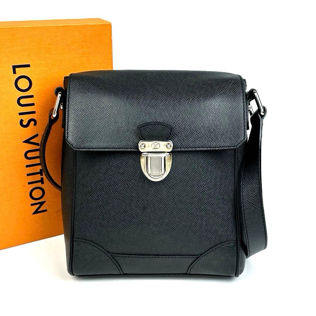 あ ルイヴィトン タイガ ルカ アルドワーズ M31192ショルダーバッグ