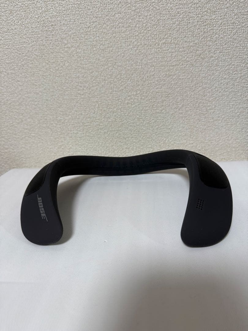 BOSE SOUNDWEAR SPEAKER ネックスピーカー　黒　カバー付き