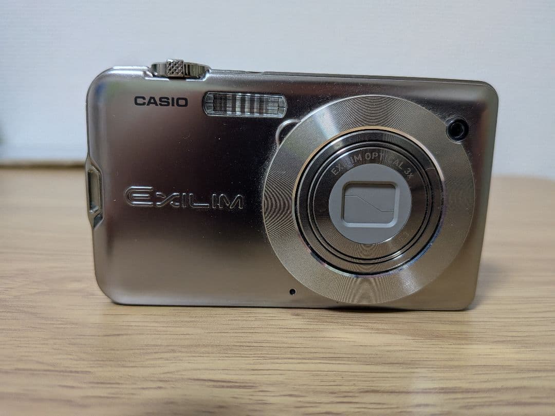 CASIO　EXILIM EX-S10　デジカメ