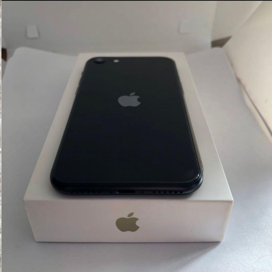 【極美品】iPhone SE3 64GB SIMフリー 【付属品】【即発送】