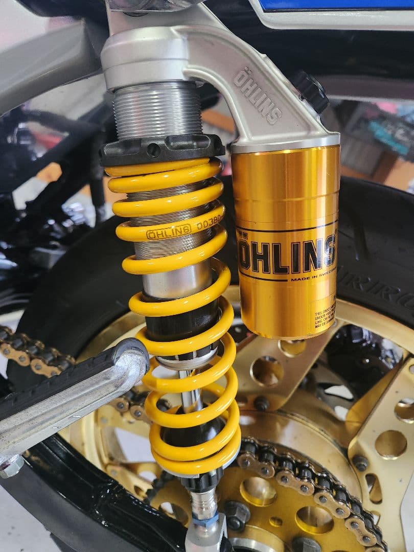 Öhlins サスペンション イエロー　CB750F