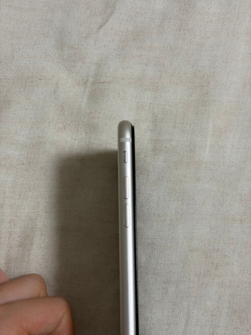 iPhone SE3（第3世代）256GB スターライト