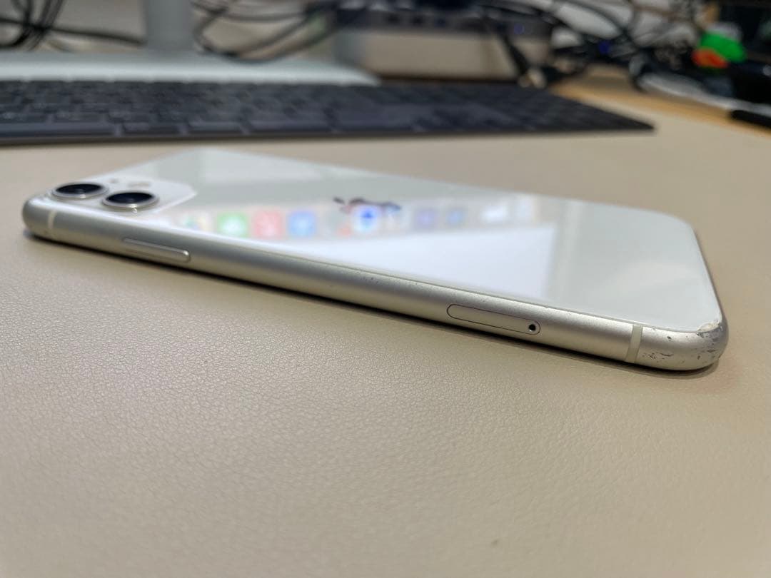 iPhone11 SIMフリー 64GB ホワイト