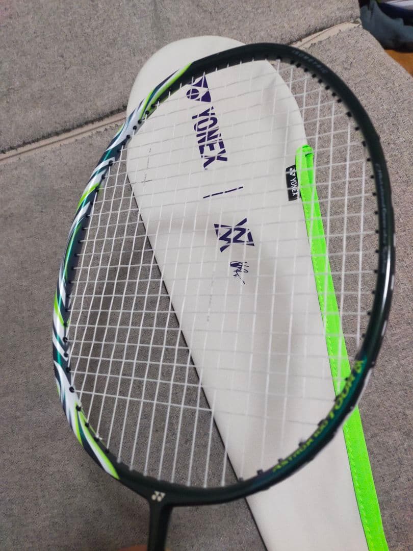 Yonex Astrox 100 Tour VA バドミントンラケット