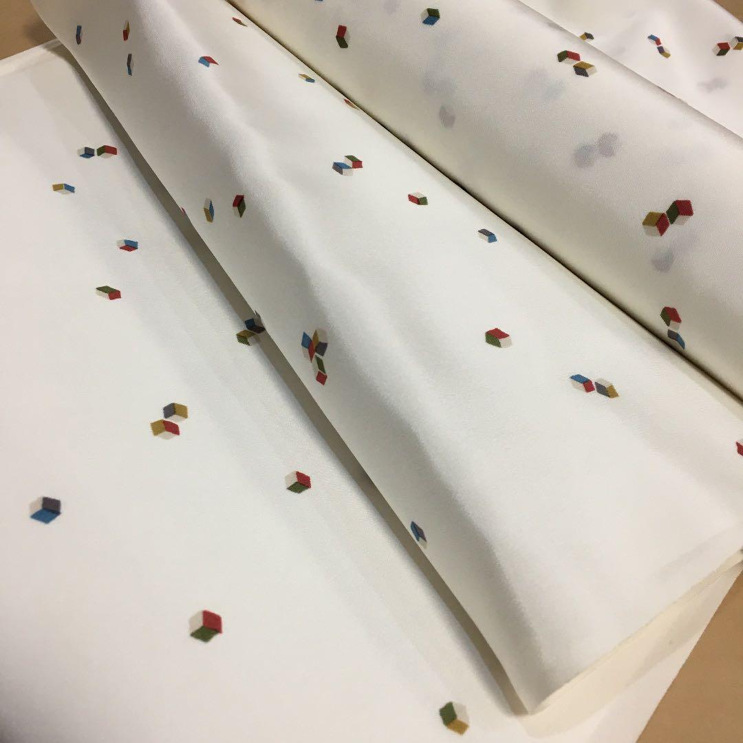 正絹長襦袢 反物 キューブ柄が可愛いです❣️着用には お仕立てが必要です❣️