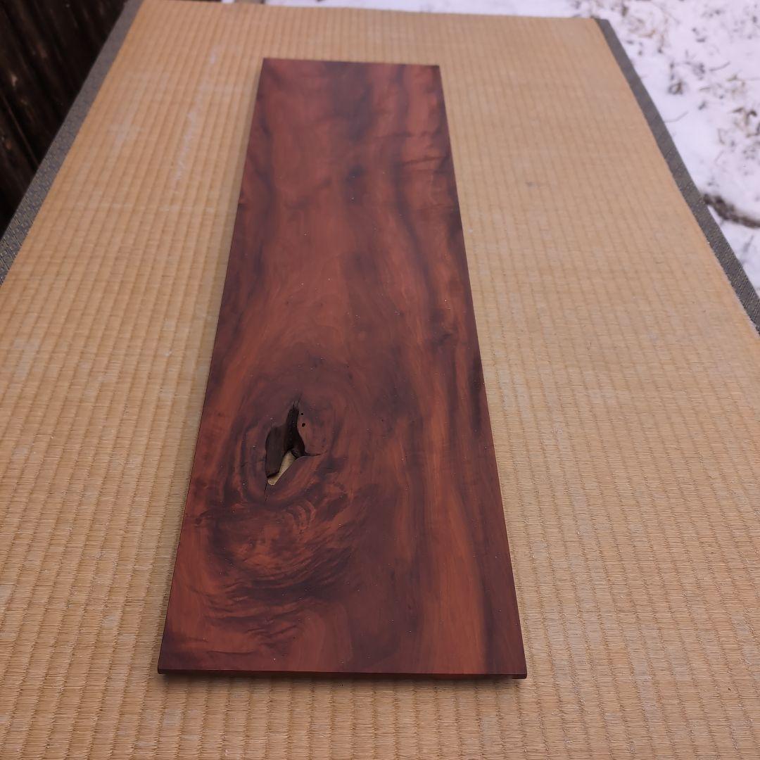 古材の赤栃板の置台　ディスプレイスタンド 一枚板　無垢の家具